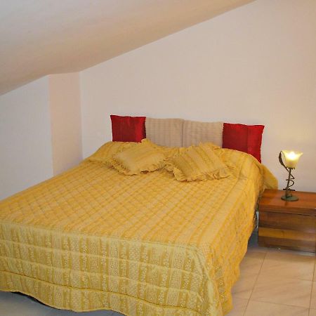 Appartamento Per 4 Persone Acerra エクステリア 写真